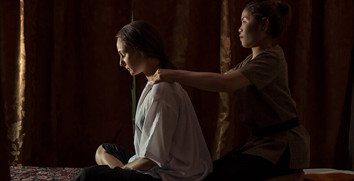 spa shoulder