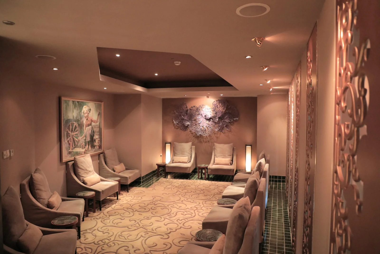 Relaxation seating at Men Time KIPCO Tower.