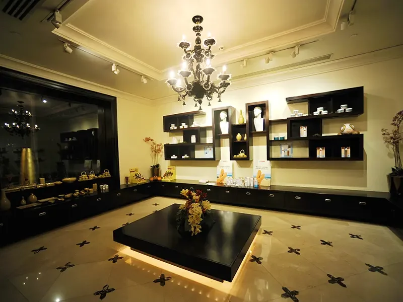 Product display and consultation space in the spa’s published gallery.